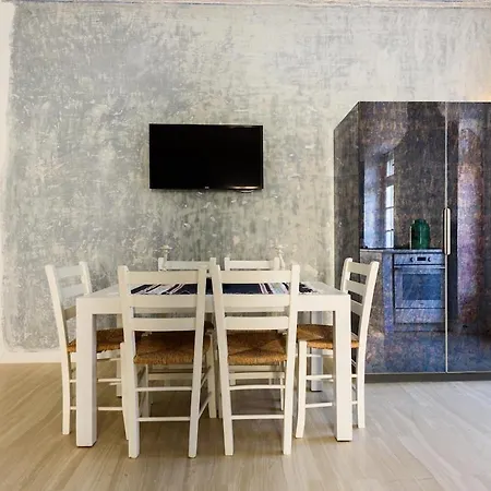 Villa Iskana House *
